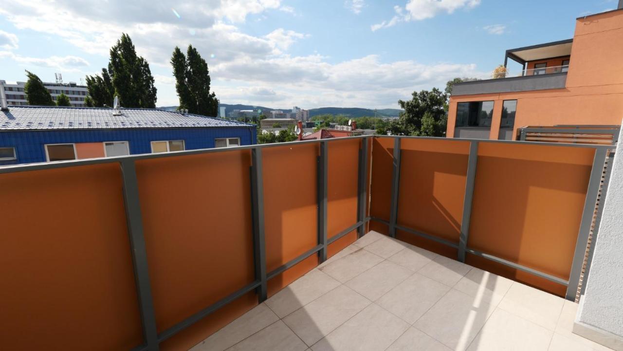 Air-Conditioned, 2 Room Apartment With Terrace Братислава Экстерьер фото