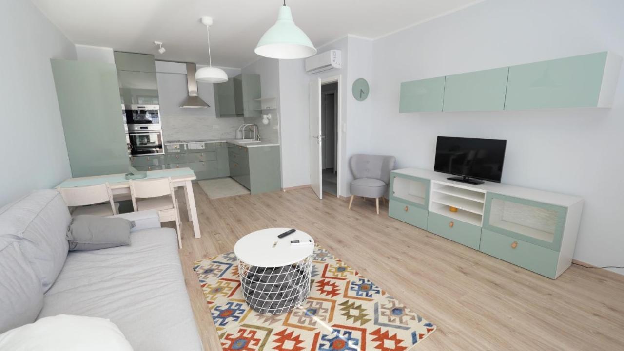 Air-Conditioned, 2 Room Apartment With Terrace Братислава Экстерьер фото